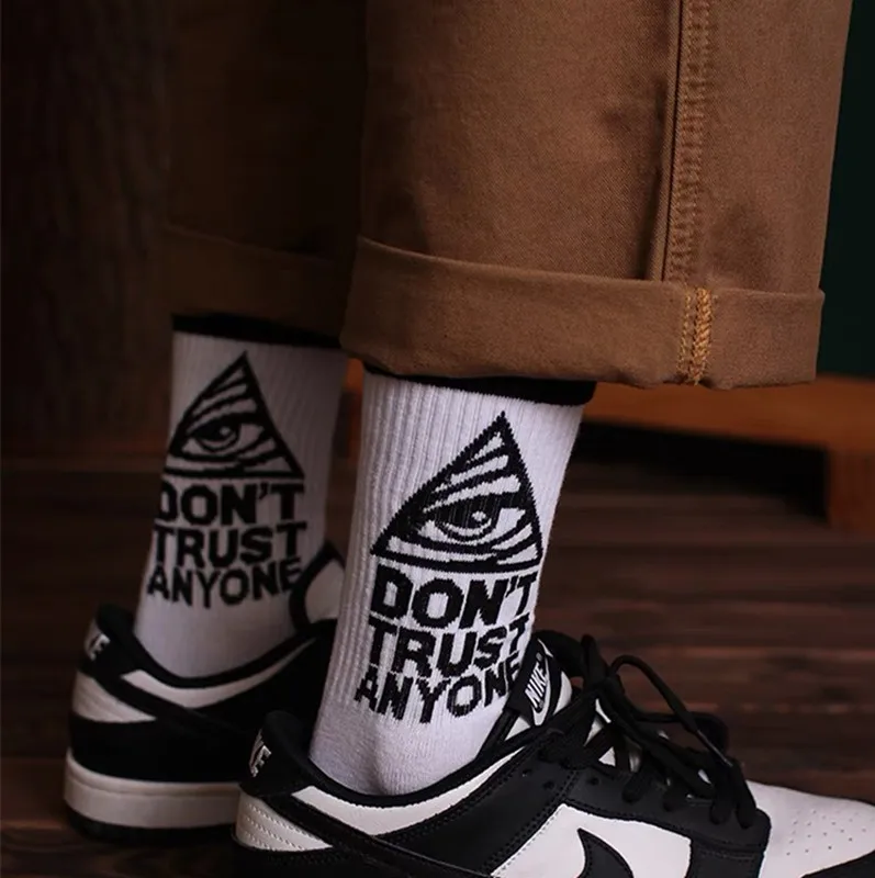1 para Mężczyźni Moda Hip Hop Hit Color On Fire Crew Skarpety Red Flame Blaze Power Torch Hot Warmth Street Skateboard Cotton Socks