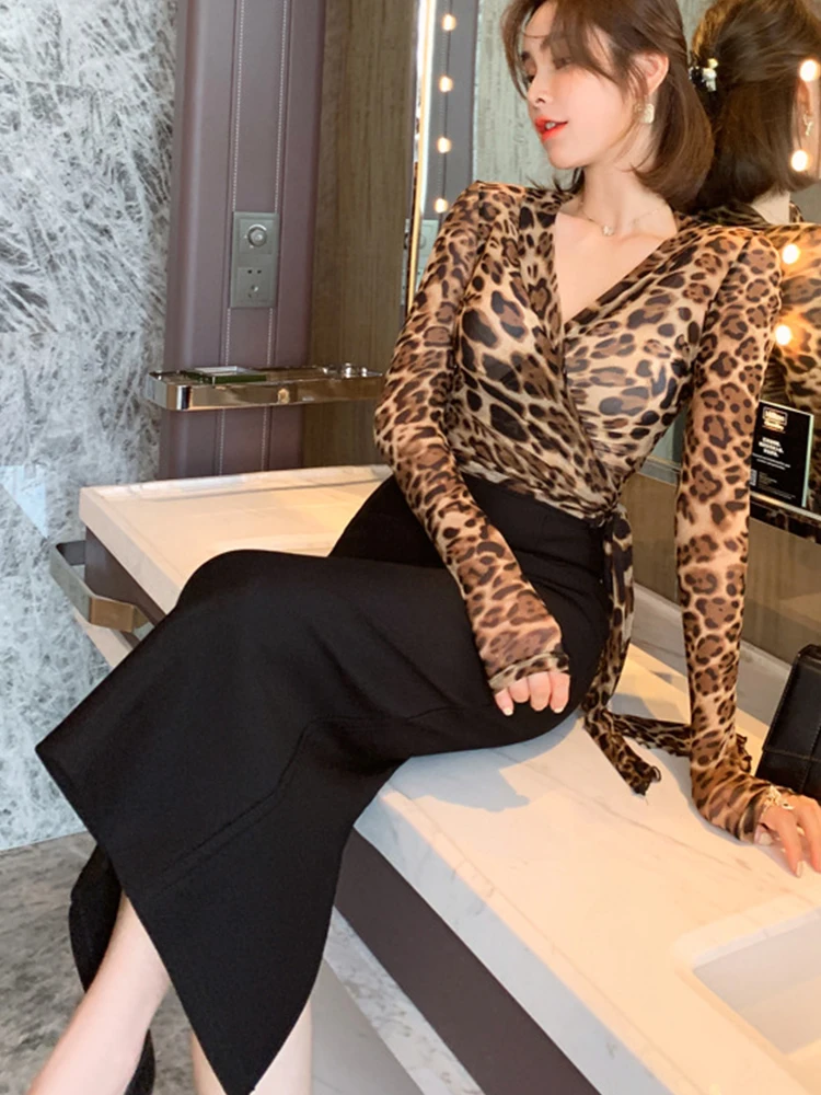 Printemps mode Vintage 2 pièces tenues femmes élégant léopard maille transparente à manches longues portefeuille hauts chemisier noir fente Midi jupe ensembles
