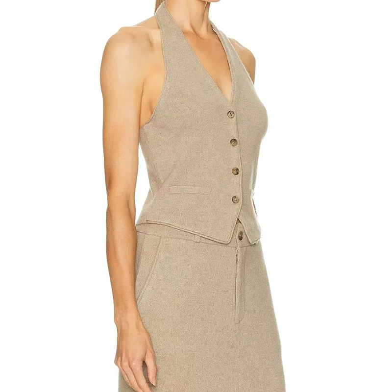 

Retro-style V-neck single-breasted knitted halter vest with a niche design sense, sleeveless and versatile, layering short vest