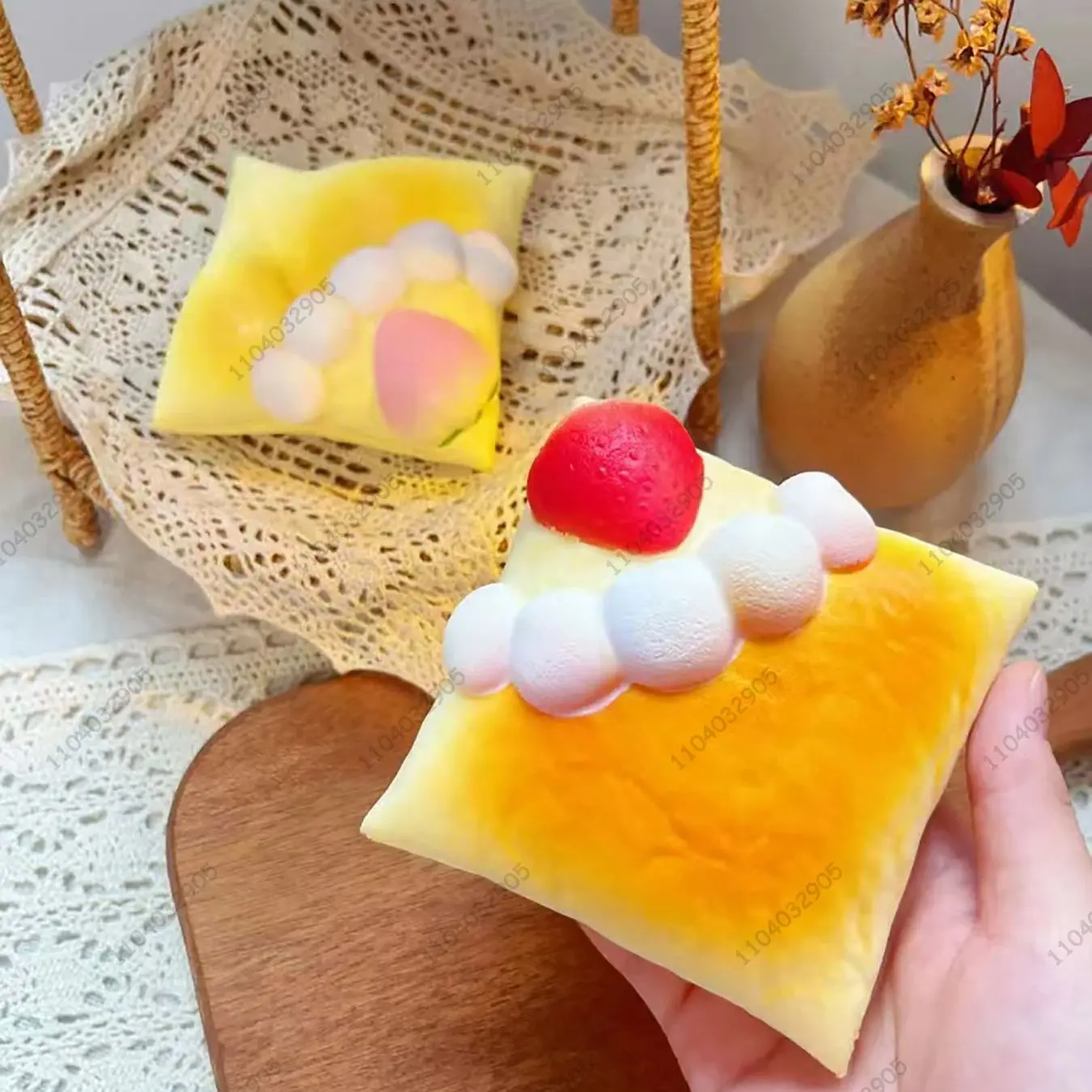 Aardbei Pocket Pie Langzaam stijgend Squishy speelgoed Aardbeientaart Brood Toast Knijpspeeltje Anti Stress Release Hand Relax Gift Toy