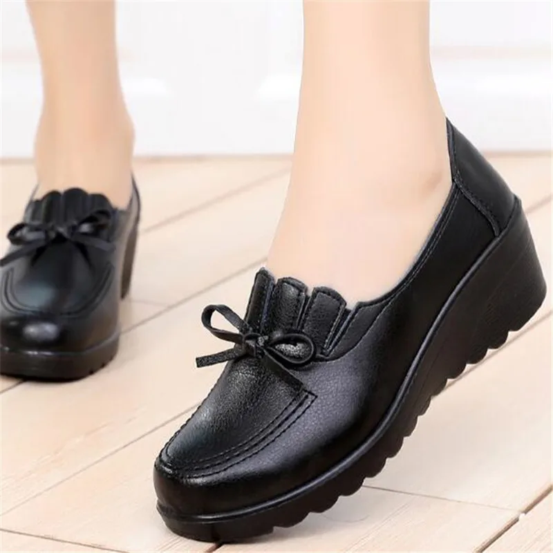 Women Flat Shoes Soft Genuine Leather Mother Shoes Comfort Casual Shoes Female Autumn Women Wedge Heels Leather Shoes