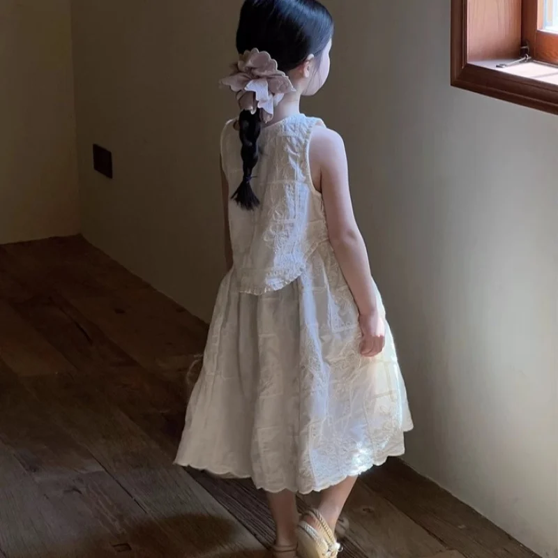 

Girls' Korean Embroidered Skirt Set2026Summer children's vest dress, stylish and forest-themed baby girl's clothing