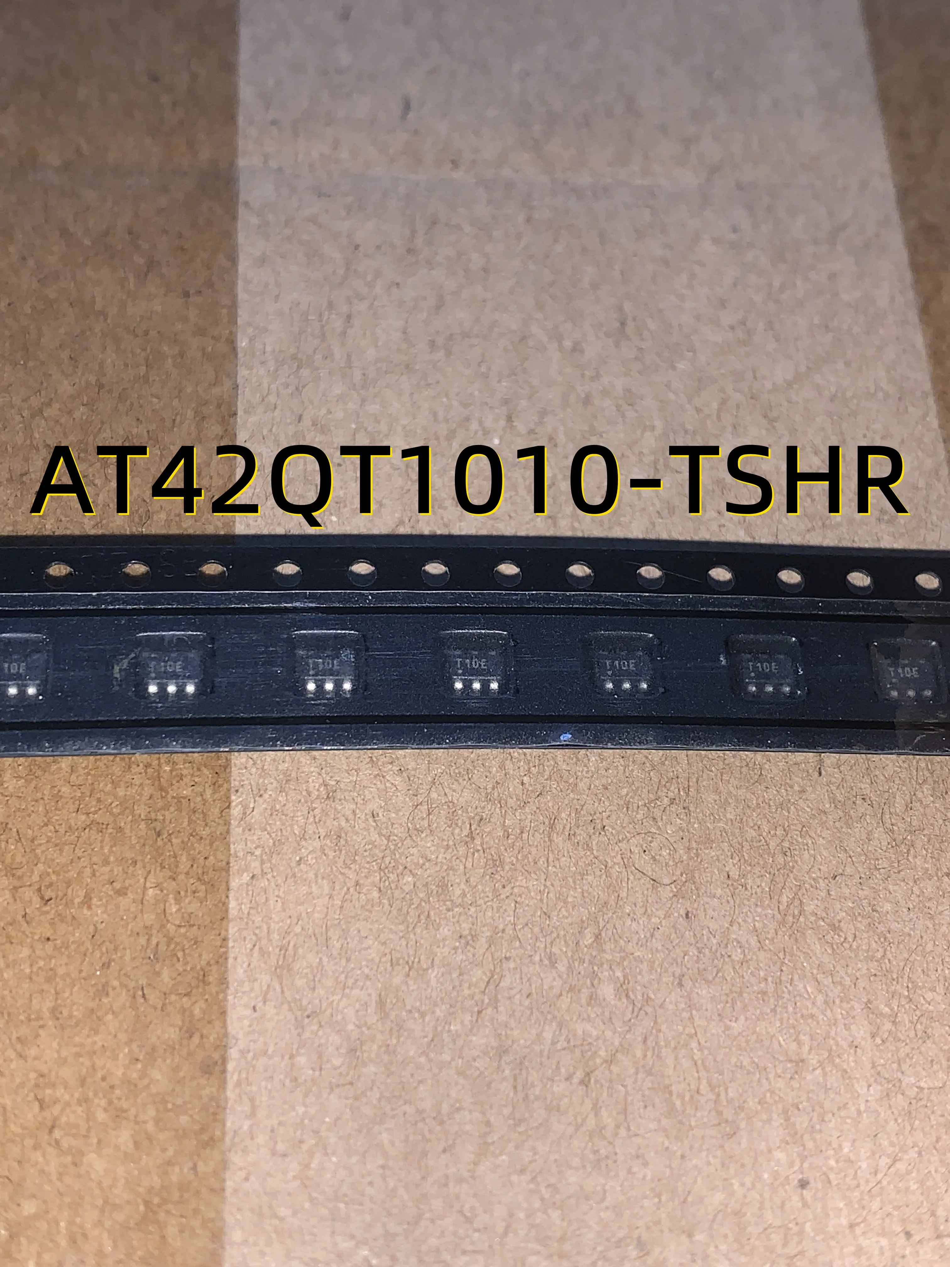 

10PCS AT42QT1010-TSHR