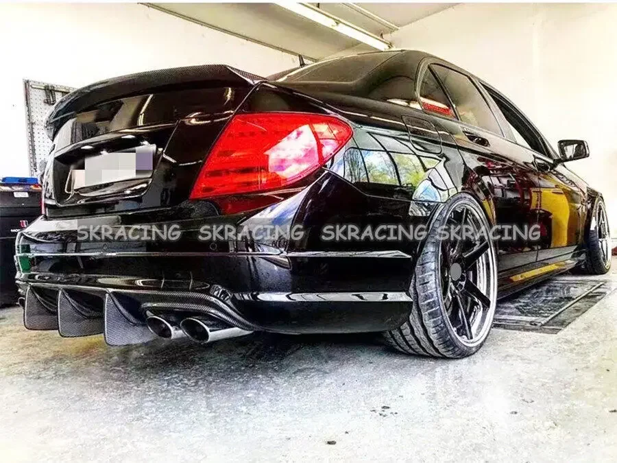 Decorative Trims Rear Bumper Diffuser Lip Kit Fit For 2008-2011 Mercedes Benz W204 C63 AMG Glossy Black Car Accessories Bodykits