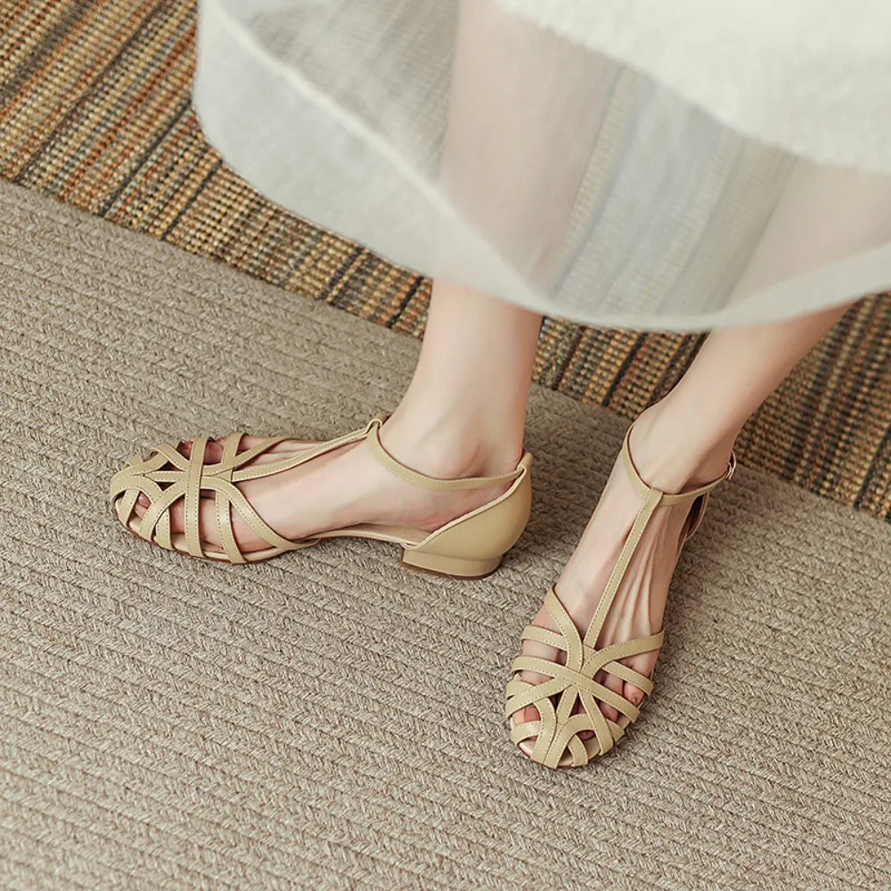 

Retro Roman Art Style Hollowed Out Sandals Women Thick Heels Summer New T-shaped Woven Sandals 2025