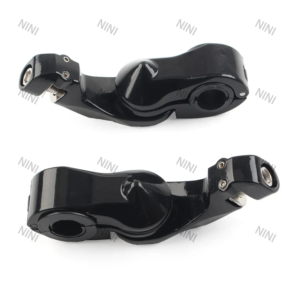 

Foot Pegs Mount Clamp 32mm For Harley Honda VT VTX GL Yamaha XVS XV Suzuki VS VZ Kawasaki VN Engine Guard Footrest Clamp