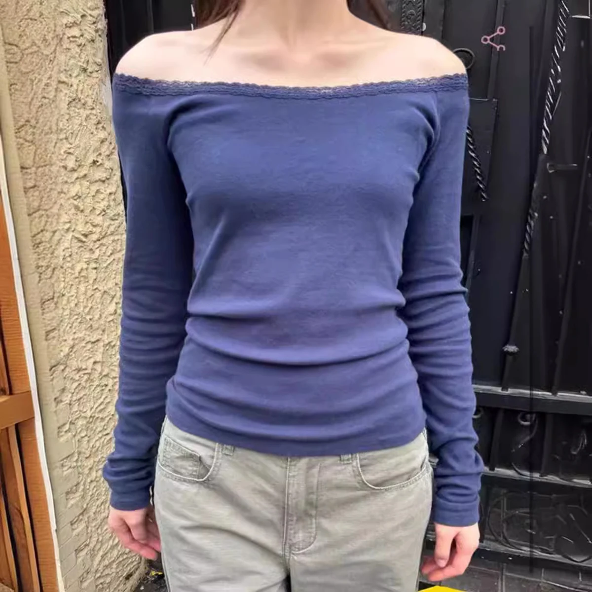 女性のためのレースのスラッシュカラーTシャツ,長袖のセクシーなトップス,女の子のための流行のトップス,若者のためのTシャツ,2000s,y2k,夏の服,2024