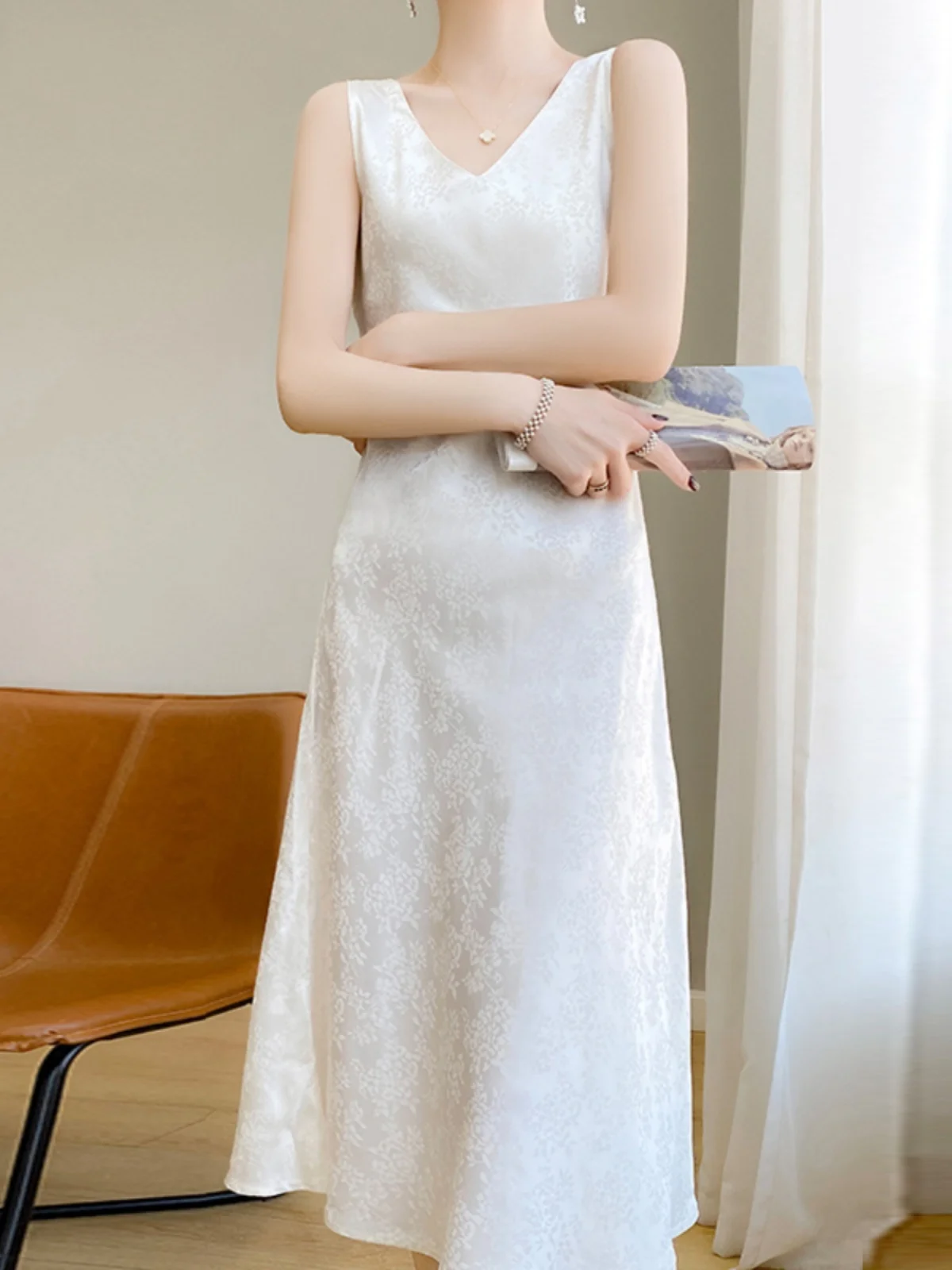 エレシルクストラップ ドクターウィメンズ サマーアセテートサテン スリミングスベル インナーロングスカート Vネック ルーズウエスト Aラインスカート