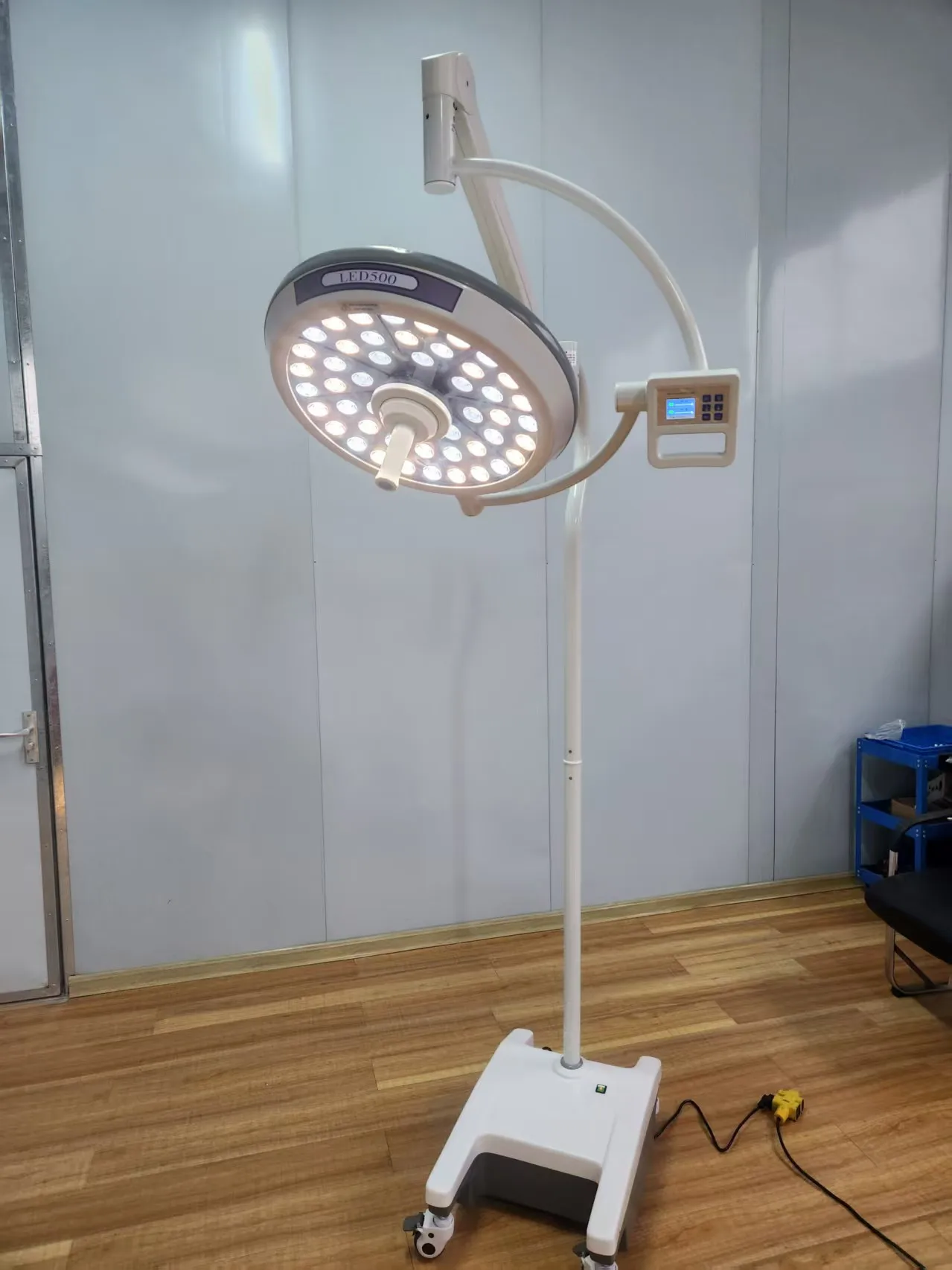 Operating Theatre Lamp, LED Shadowless Surgical Light, Clinical Illumination, OT Room Equipment, Flange Mount Lamp