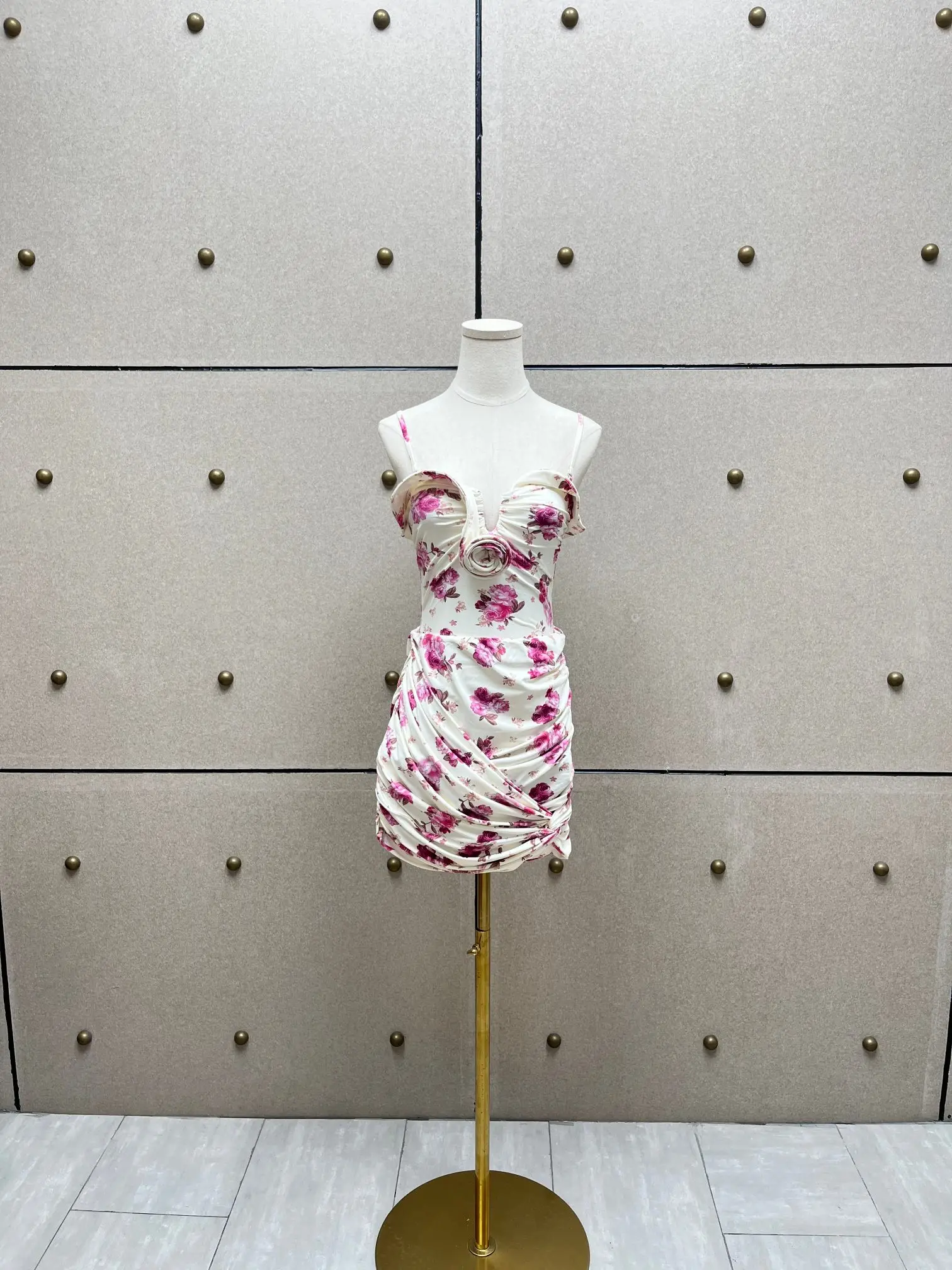 

Women's Skirts: Y2K-Inspired Elegant Pleated & Printed Elastic Knit Mini Skirt — New Summer 2026 Collection