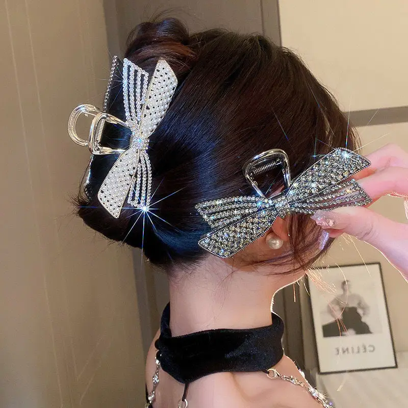 

Pearl Bowknot Hair Claw Clip Large Size Elegant Summer Hair Accessories Trendy Head Barrettes Fashion Hairpin for Women Girls