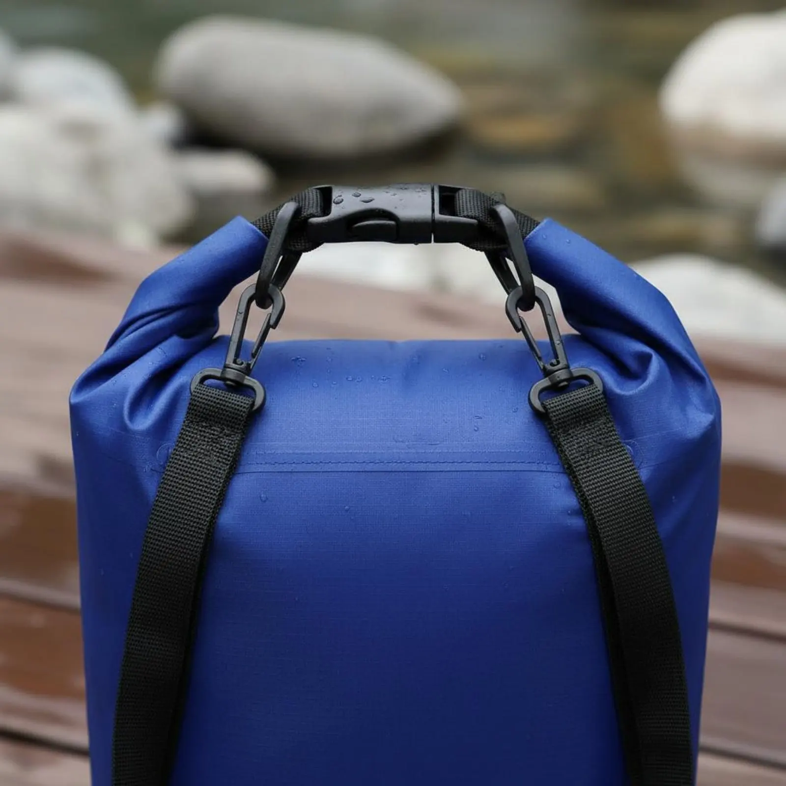 mochila-impermeavel-dobravel-roll-top-com-alca-de-ombro-para-caiaque-e-saco-seco-compacto