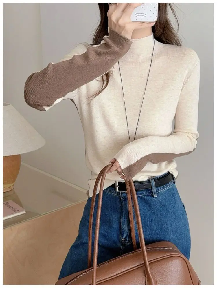 سترة نصف الياقة المدورة لخريف وشتاء نمط جديد بألوان متباينة، بلوزة على الطراز الكوري الفاخر الخفيف للنساء