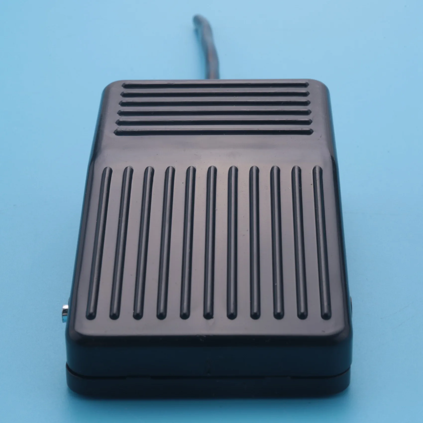 【売れ筋！ 】220V 10A SPDT 滑り止めプラスチックモメンタリ電動フットペダルスイッチ