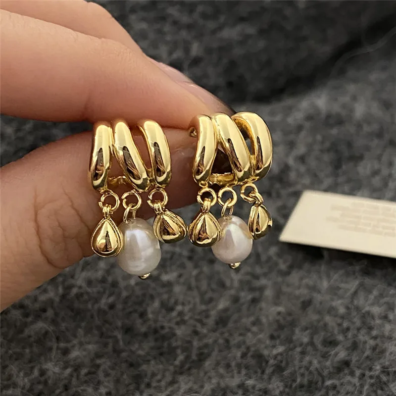 Pendientes colgantes de perlas de agua dulce barrocas de Metal Irregular, pendientes de tuerca personalizados, accesorios de viaje para damas y niñas