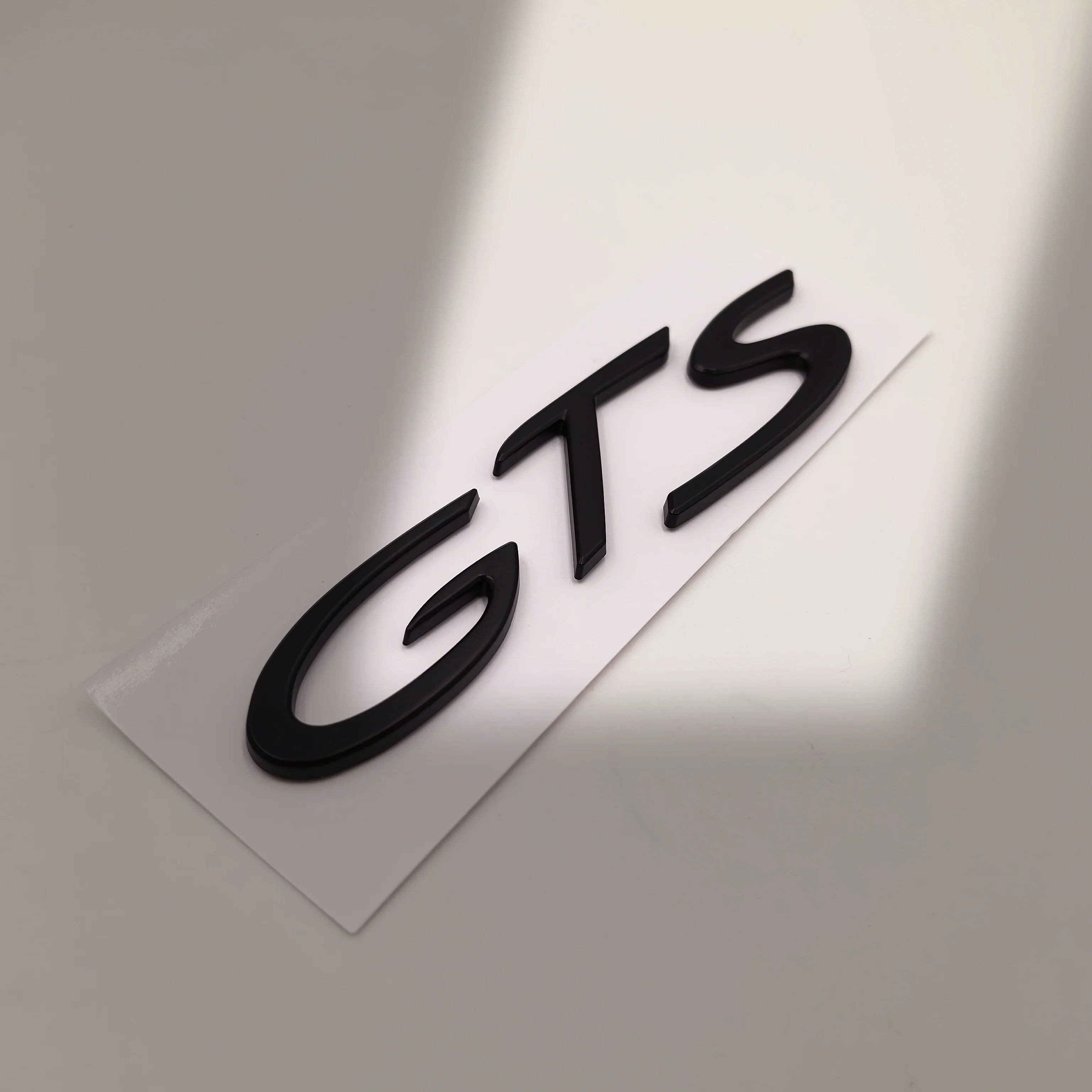 2 autocollants 3D GTS GT pour coffre arrière de voiture, emblème de hayon, autocollant de carrosserie