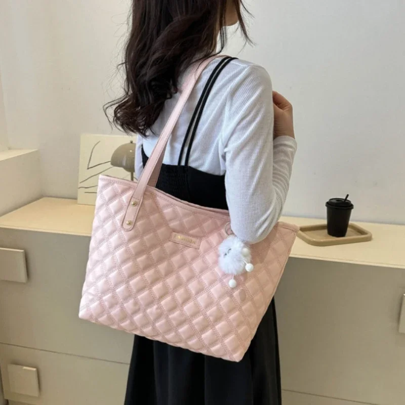 Bolso acolchado de gran capacidad con diseño de moda de invierno, bolsos de hombro, nuevos bolsos sólidos, bolsos de mano, bolso con asa a la moda para mujer