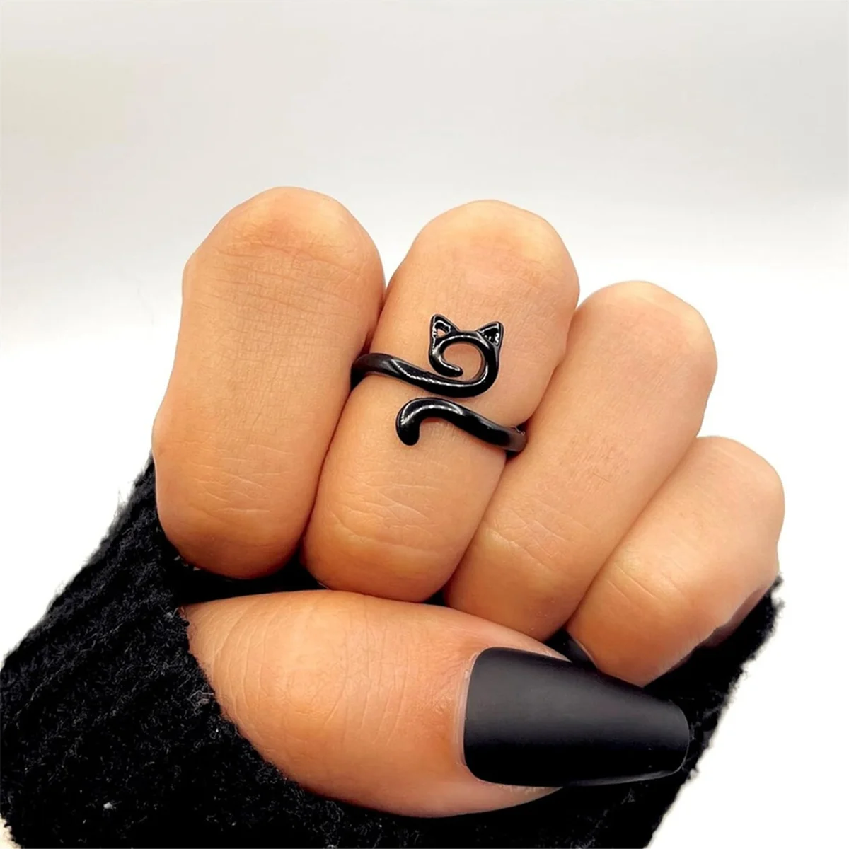 30PCS Crochet Ring for Finger Yarn Adjustable Knitting Loop Cat Ears Open Ring Metal Yarn Guide Finger Holder