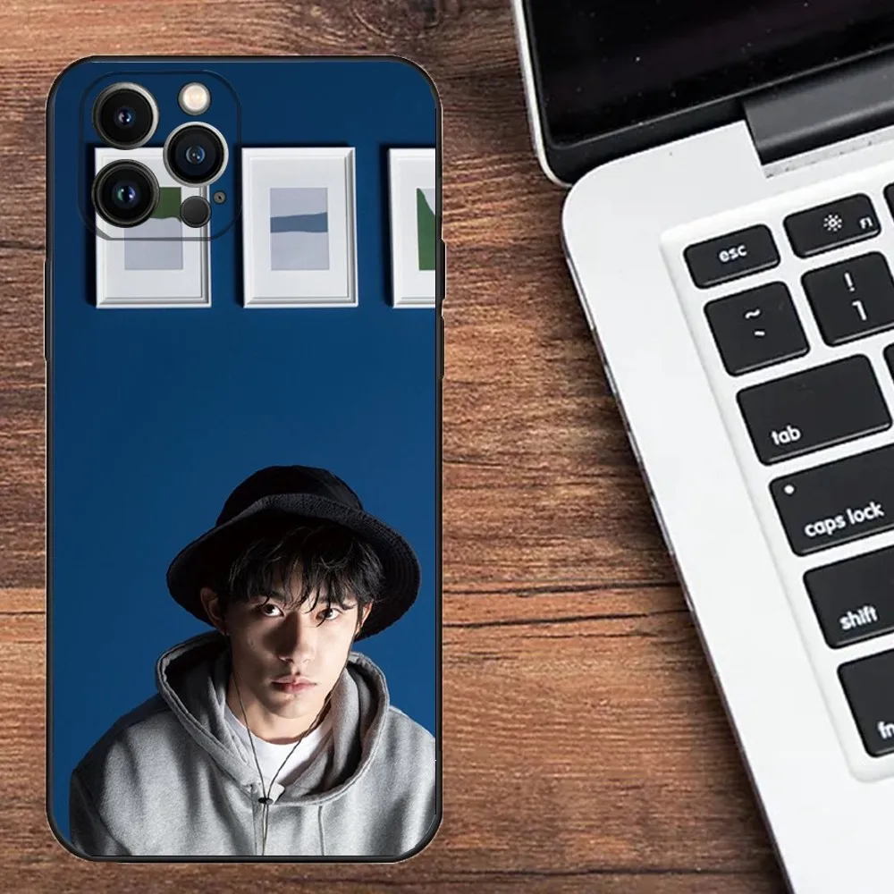 Etui na telefon Jackson Yee actor Apple iPhone 15,14,13,12,11,XS,XR,X,8,7,Pro,Max,Plus,mini silikonowa czarna obudowa