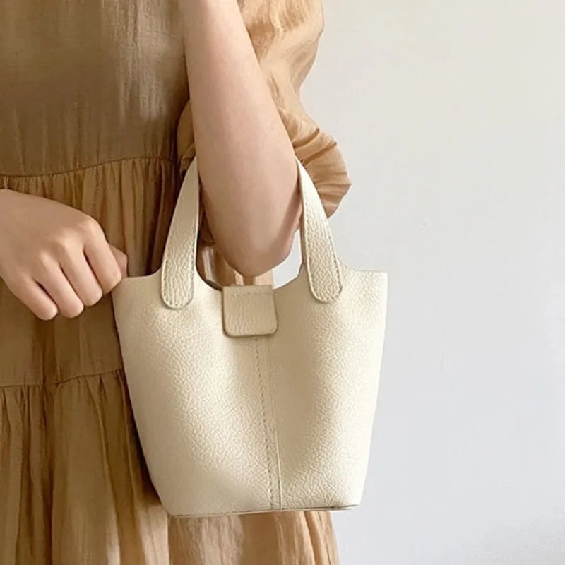 2024 New Handbag Summer Casual Bucket Bag Versatile One Shoulder Crossbody Bag Simple and Lightweight Women's Bags Clutches