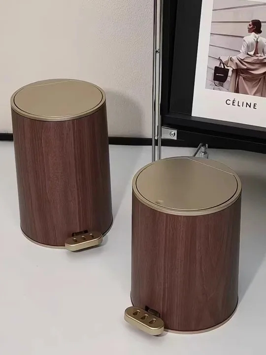 Simple Wood Grain Large Capacity Pedal Operated Silent Cover Luxury Retro Trash Can for Bedroom Bathroom Living Room