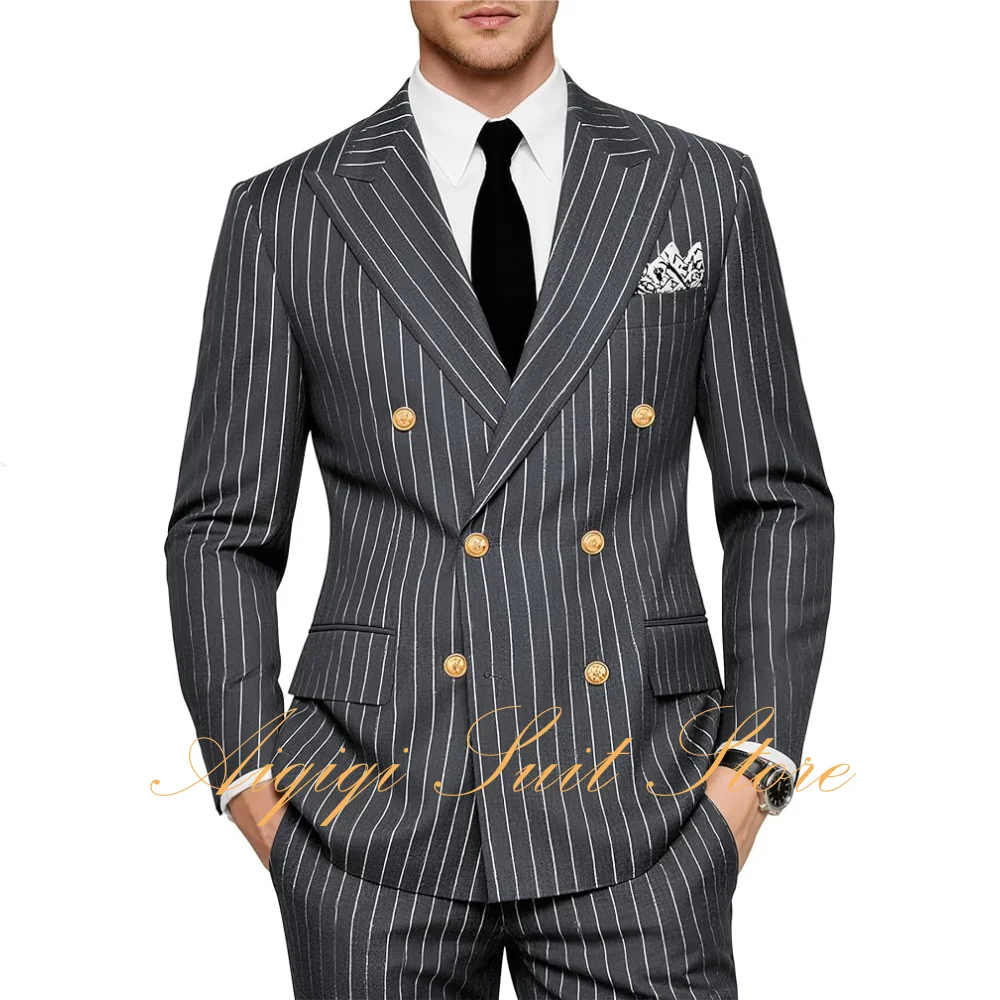 

Мужской костюм в тонкую полоску, приталенный костюм из двух предметов, двубортный костюм, куртка с золотыми пуговицами, брюки, деловые мужские костюмы для свадьбы, выпускного вечера