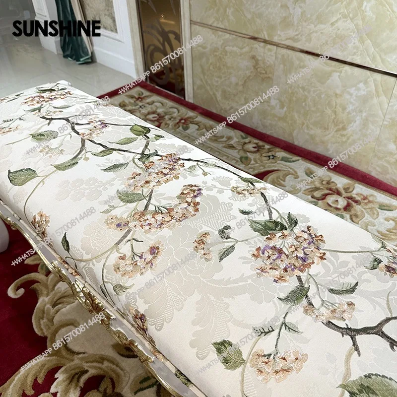 مقعد بجانب السرير مطرز من القماش الفرنسي لغرفة النوم الأوروبية المصنوعة من الخشب الصلب