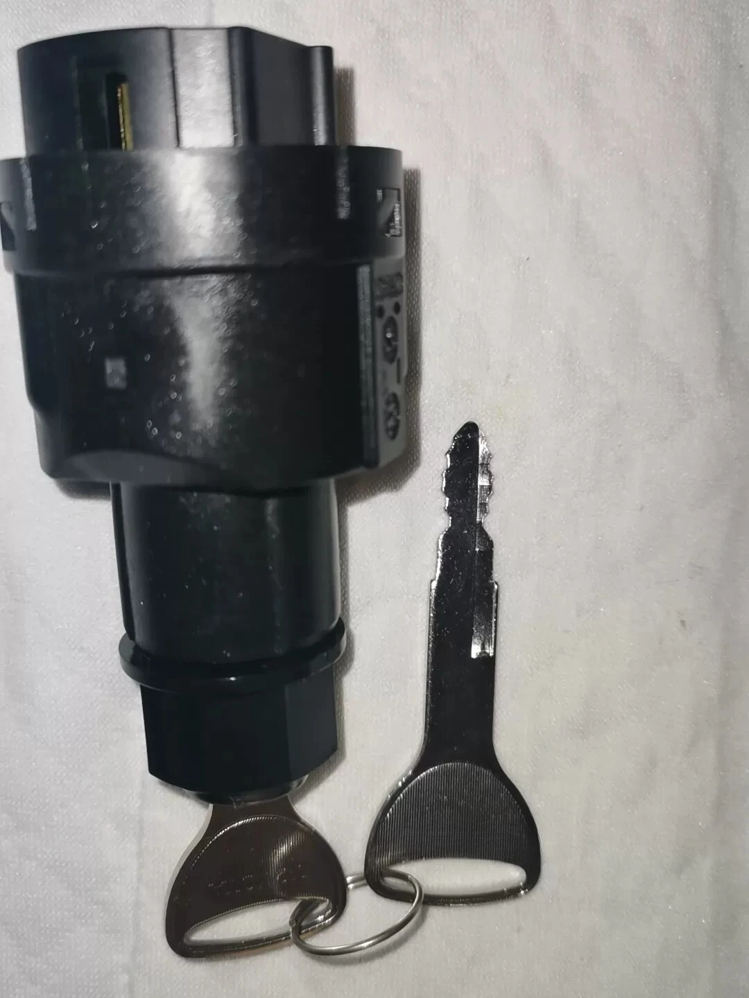 New Genuine Ignition Switch Key Switch 57590-23333-71 for To yota 8FD15 8FD20 8FD30 8FD35 Forklift