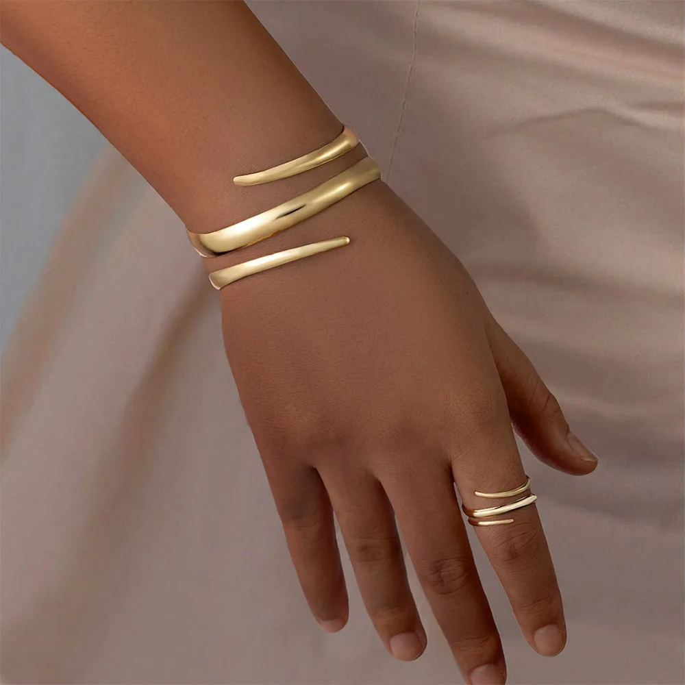 트렌디 과장된 스파이럴 커프 팔찌 스무스 골드 실버 오픈 뱅글 주얼리 메탈 팔찌 및 반지 세트 (파티, 데일리룩)