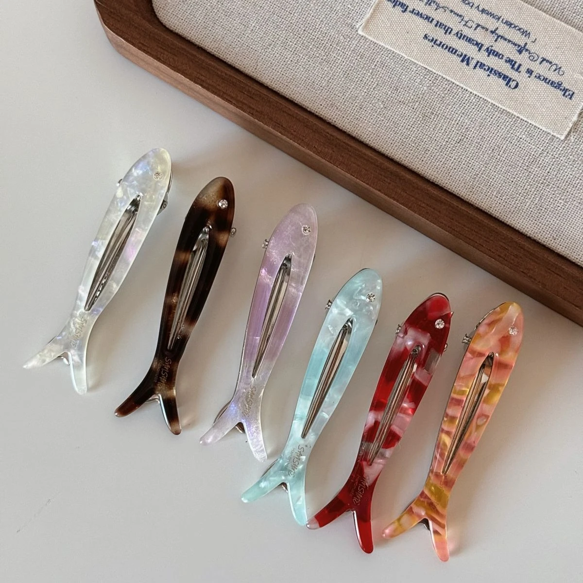 

Милая заколка для волос с уксусной кислотой и рисунком маленькой рыбки Y2k Sweet Cool Girks Bangs Clip Зажим в виде утконоса Аксессуары для укладки волос Новый стиль