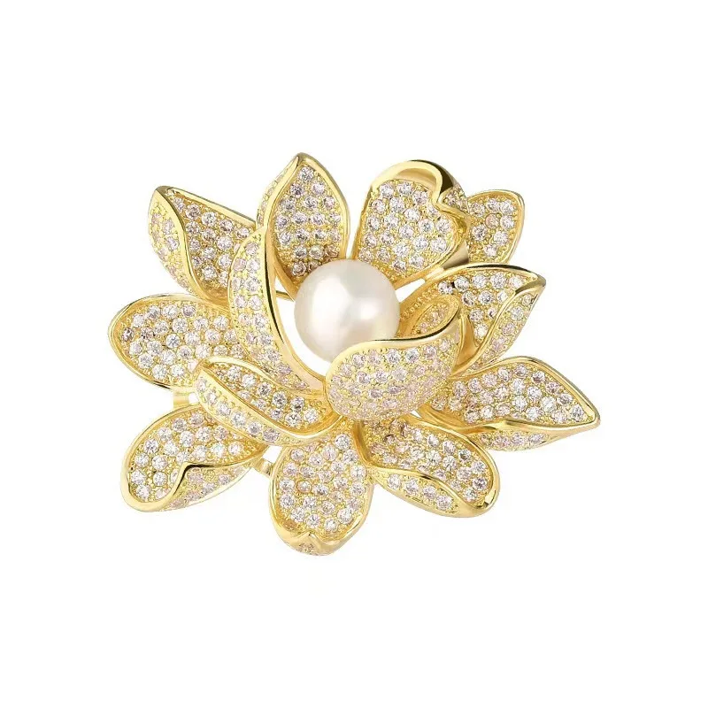 Fashion Women Girls Elegant Emerald Crystal lotus Brooches for women Badges Classic Lady Dress Suit High-end Pins Jewelry