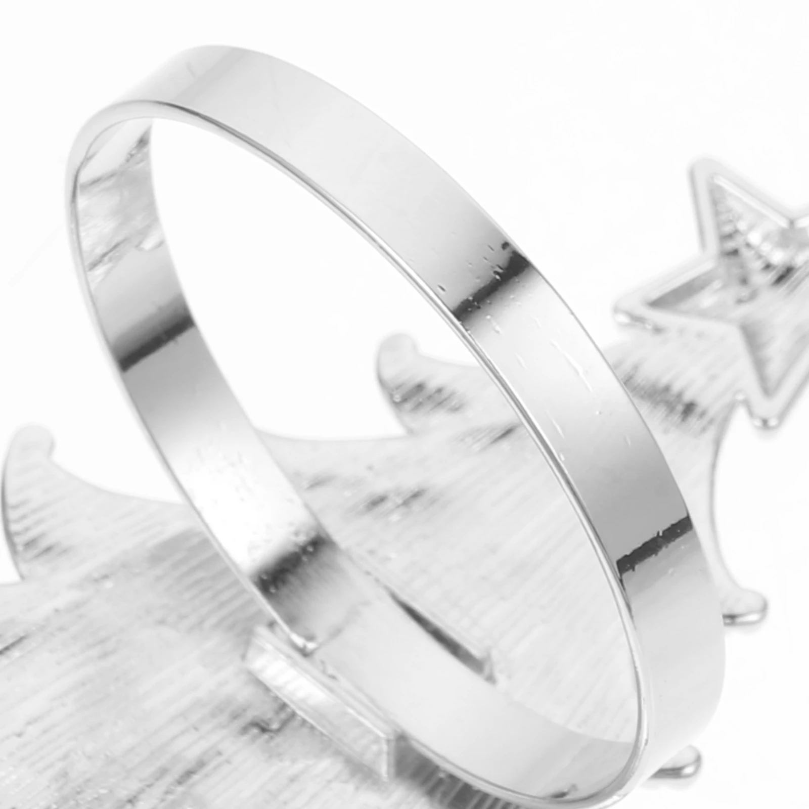 

6Pcs Christmas Napkin Rings Tree Shape Buckles Alloy Decorative Xmas Napkin Holders Party Dinner Table Decoration