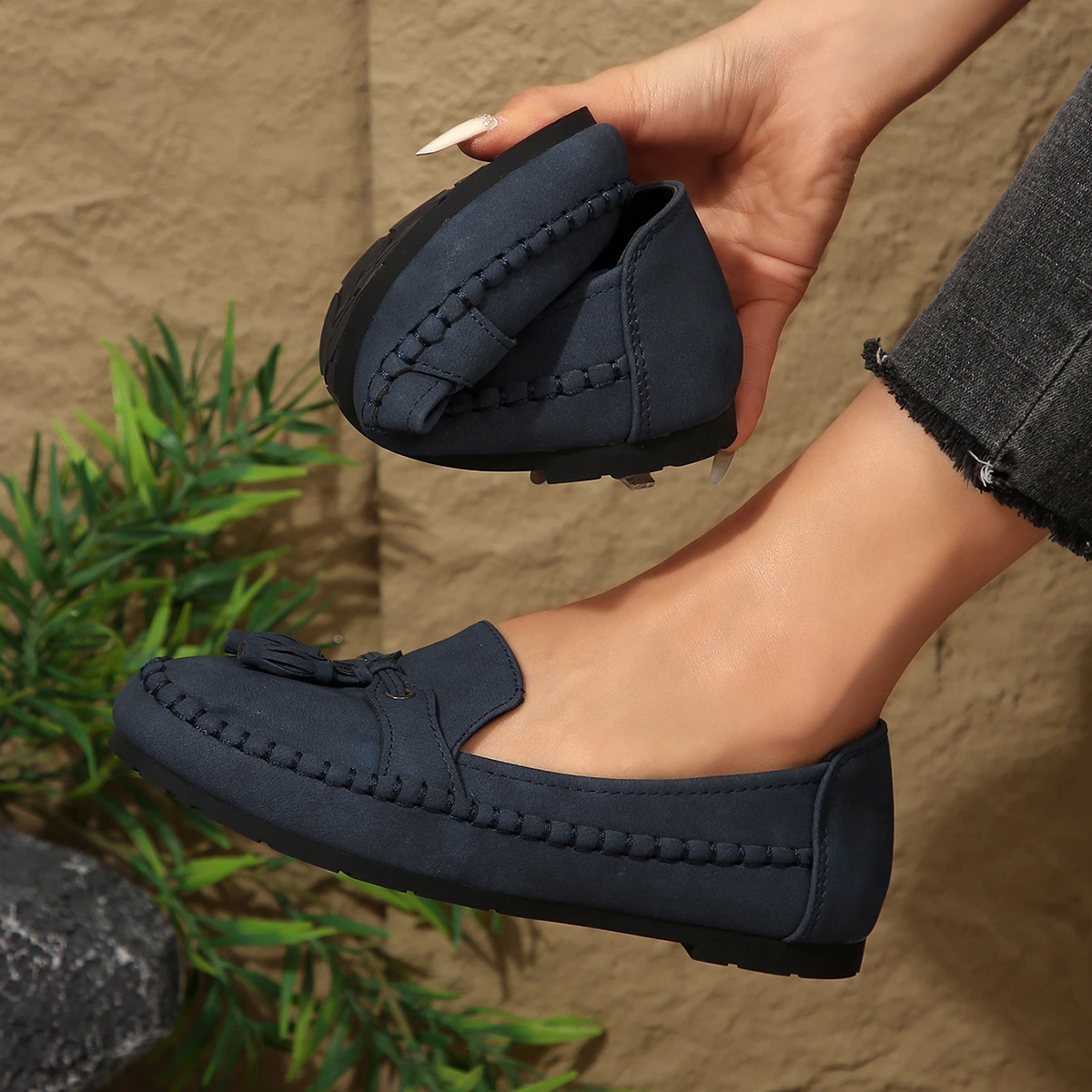 Damen-Loafer mit Quasten, runde Zehenpartie, Slip-On, flache Schuhe, Wildleder-Optik, weiche Sohle, lässige Damen-Mokassins für den Alltag. – Detail 14