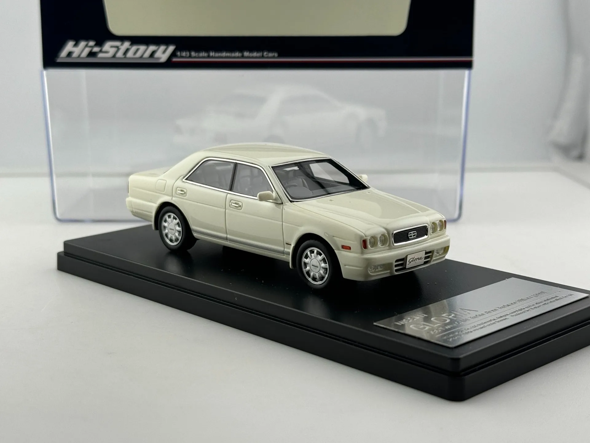 Modelo de coche de resina fundido a presión Hi Story, escala 1/43, Nissan Gloria, juguete coleccionable, regalo, adorno de exhibición de recuerdo