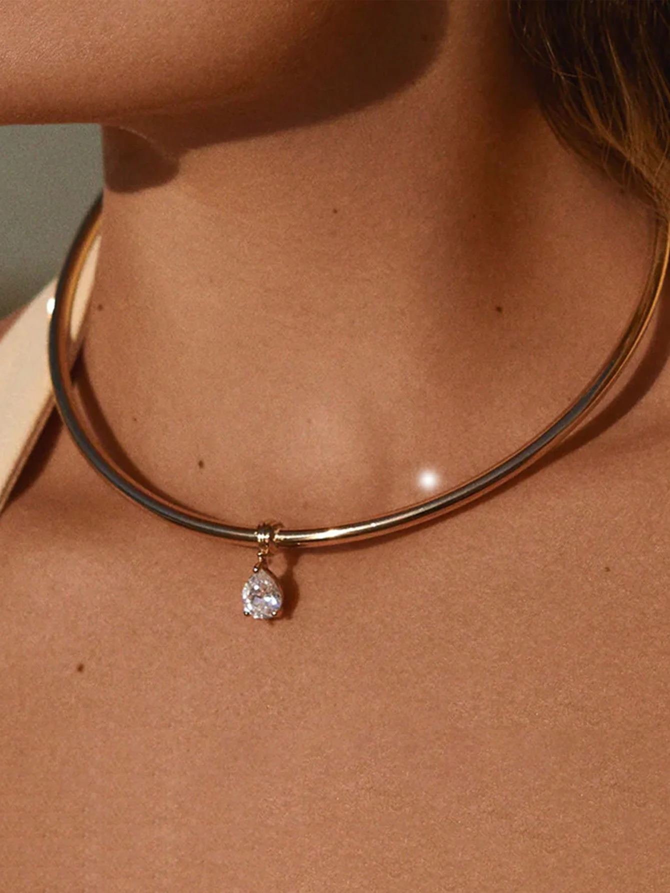 XSBODY New Teardrop-shaped Pendant Necklace With Personalized Design Open Collar Clavicle Chain European American jewelry Women