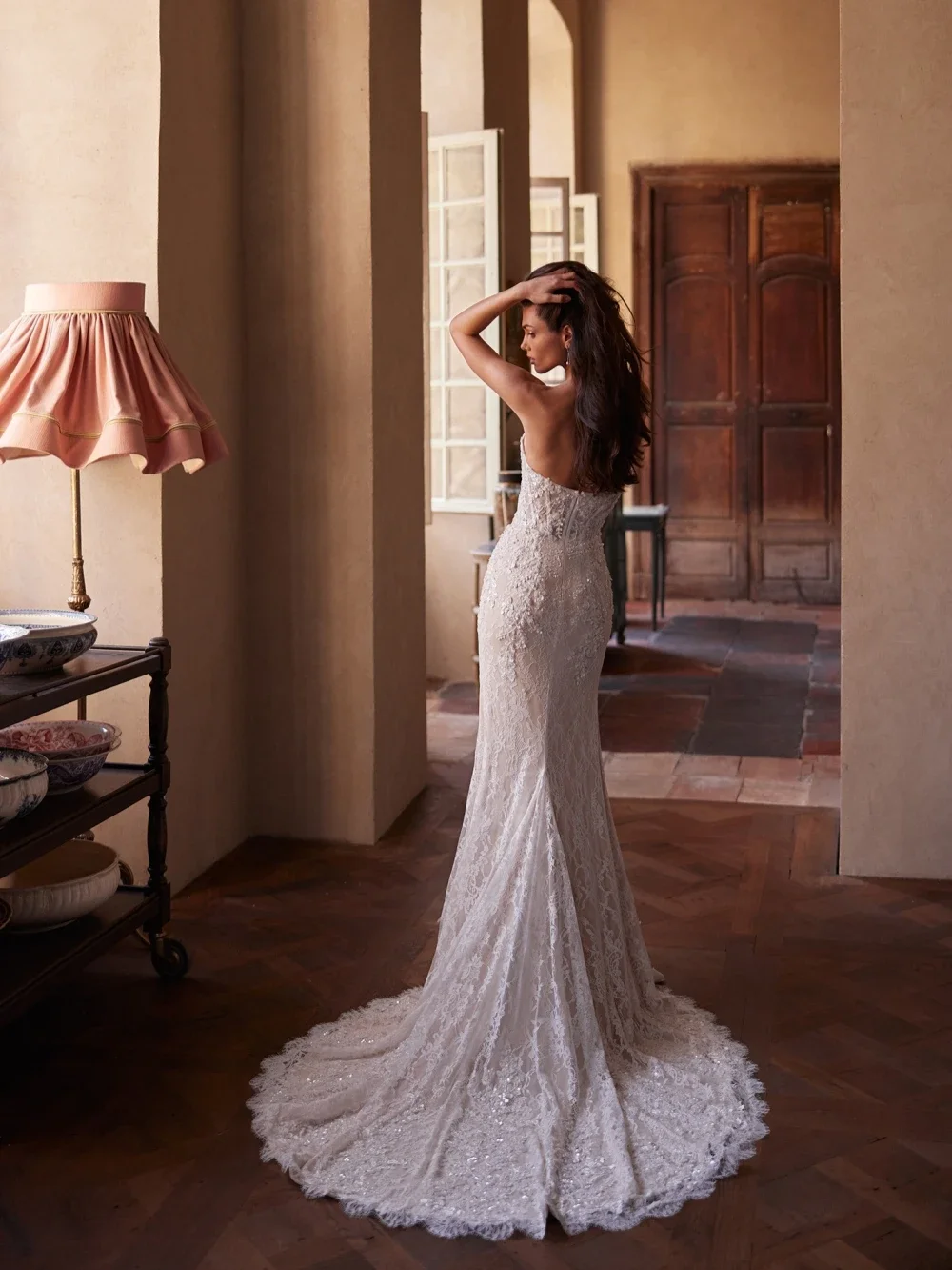 ชุดแต่งงานทรงเมอร์เมดแขนยาวลูกไม้หรูหราแบบสั่งตัด พร้อมชายกระโปรงถอดได้ คอสูงประดับลูกปัด ดีไซน์หรูหรา