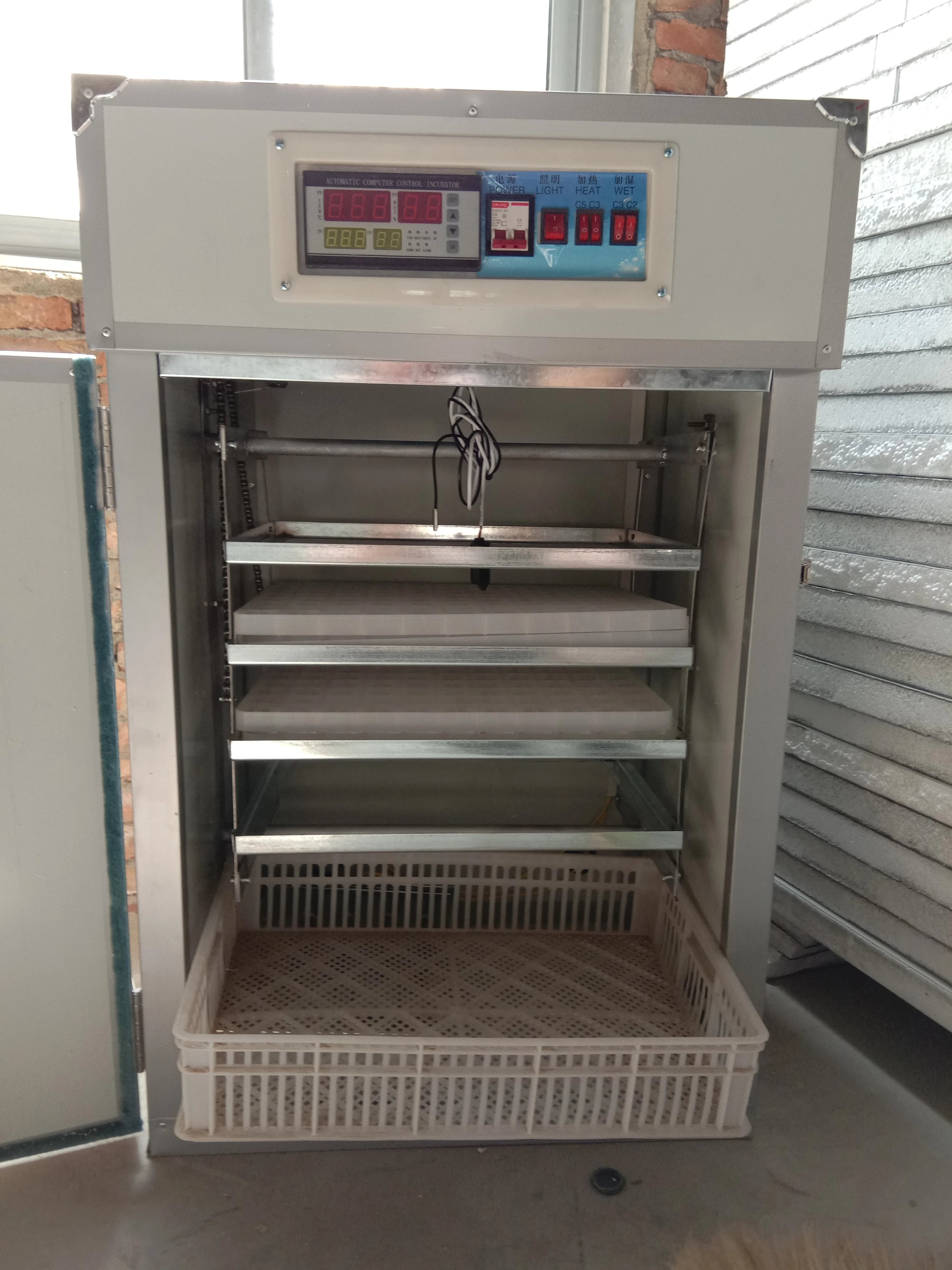 352 Automatic Egg Turning Small-Sized Egg Incubator for Birds Reptiles & More 110V/220V Compatible