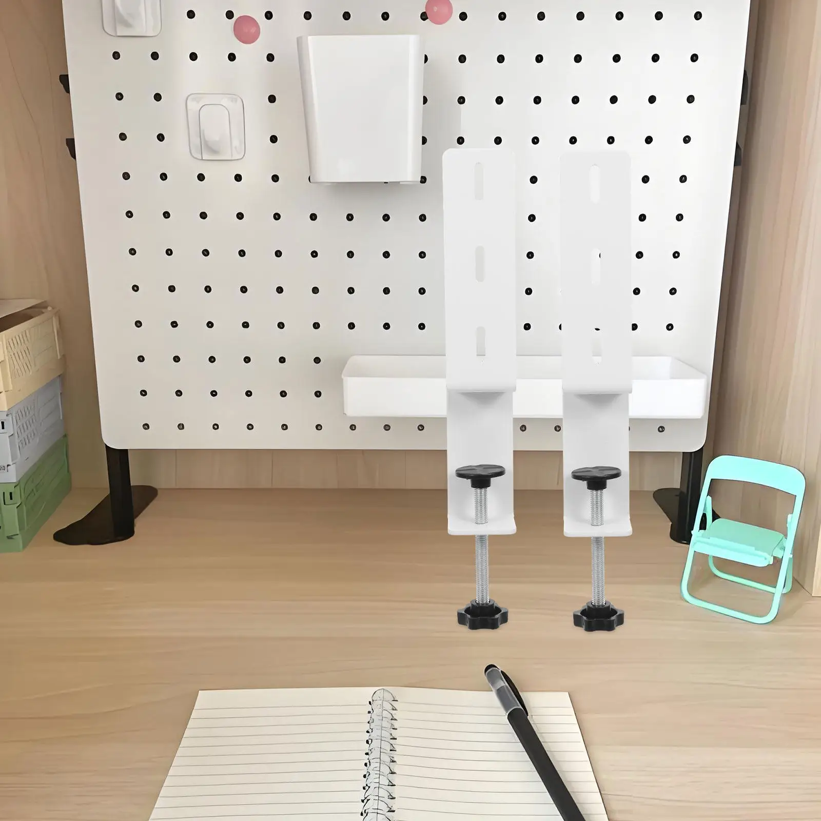 

Крепление-зажим для перфорированной доски на стол, металлическое, регулируемое, для столешниц толщиной 1-7 см, белое, кронштейн для крепления перфорированной доски, настольный зажим-подставка