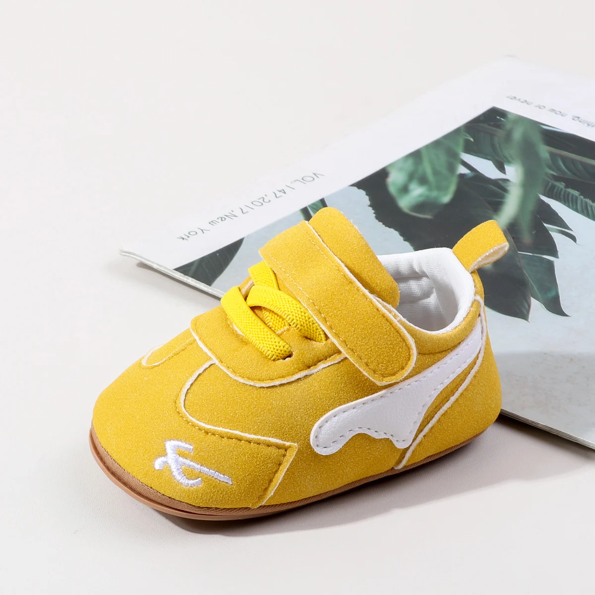 Spring New Design Baby Boys Girls First Walking Toddler Shoes For 0-18 Months Three Colors Hook-loop Design Baby Unisex Shoes