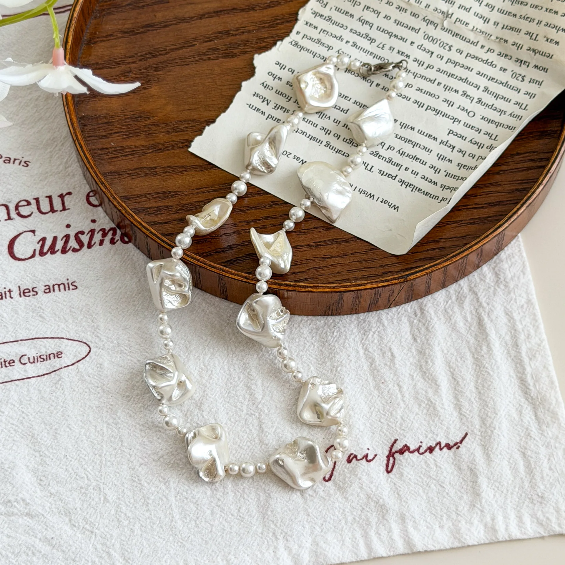 White Baroque Pearl & Shell Boho Choker – New Natural Stone Necklace with Quality Guarantee for Women