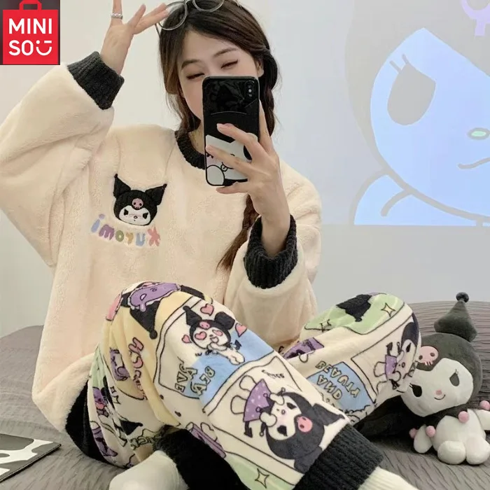 MINISO cartoon sweet autumn and winter round neck flannel pajamas for women's casual round neck home wear