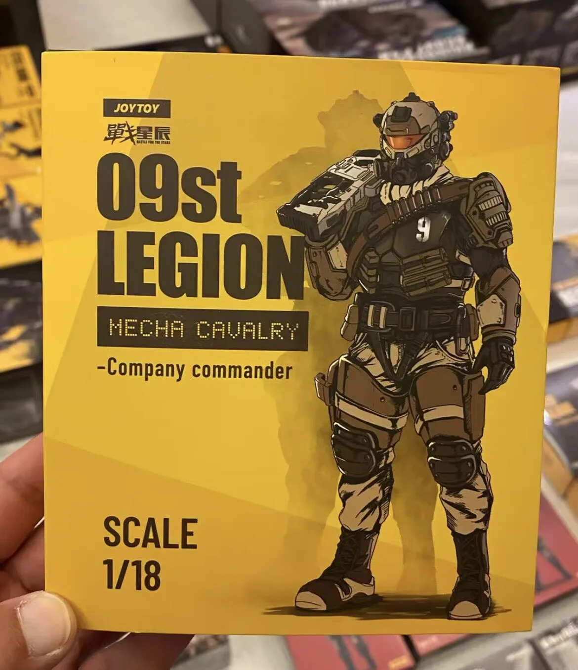 

В наличии: Фигурка Joytoy 1/18 Сержант-майор Девятого легиона, подвижная модель-кукла