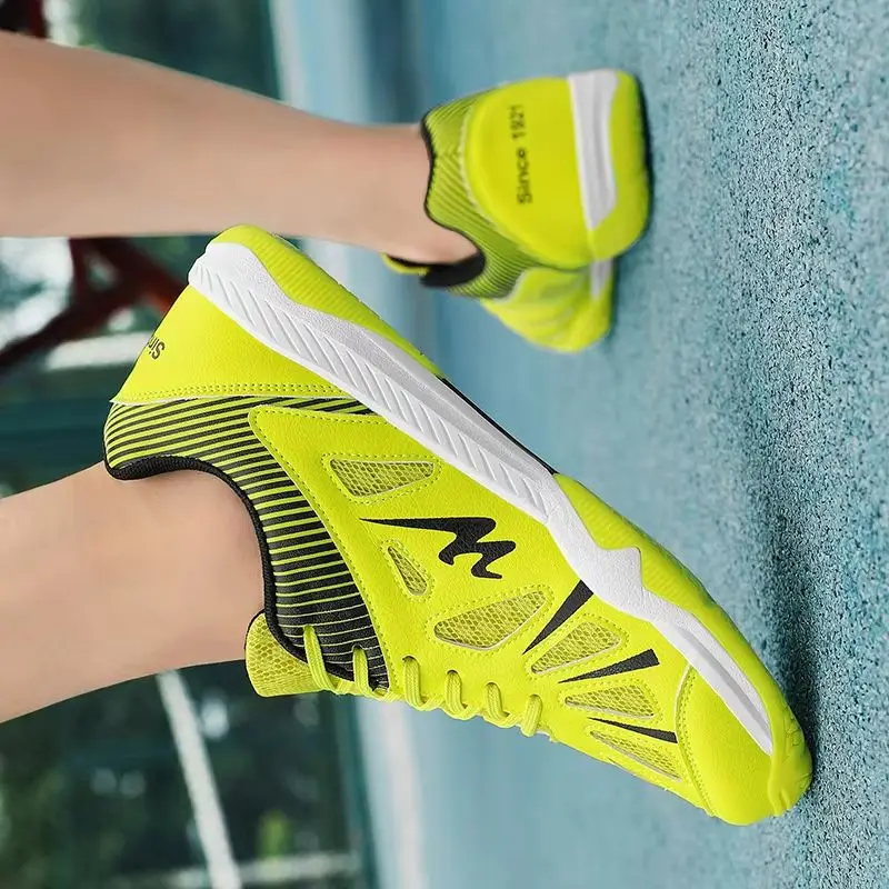 

2025 New Table Tennis Shoes Men Women White Yellow Badminton Shoes Unisex Luxury Brand Court Shoes Couples Comfortable Gym Shoe