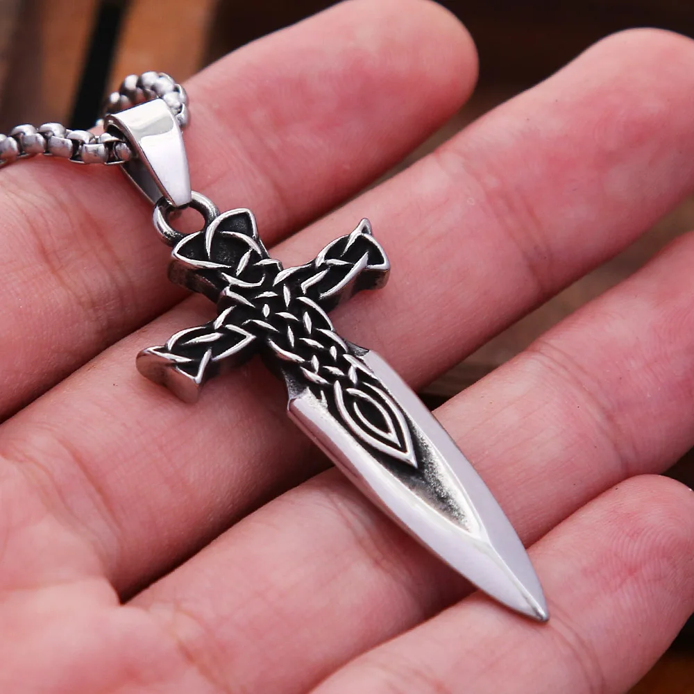 Keltischer Verflochtener Knoten Schwert-Kreuz Edelstahl-Anhänger Halskette Retro Nordischer Irischer Schmuck für Männer Tägliches Surf-Urlaubsgeschenk – Detail 3