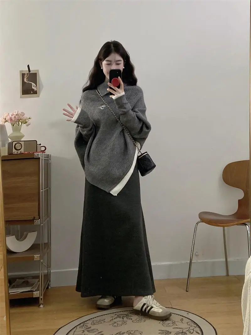 

Осенний новый комплект: свитер-пальто с высоким воротником и асимметричным вырезом, свободного кроя, и юбка-карандаш с эластичной талией. Женская модная одежда.