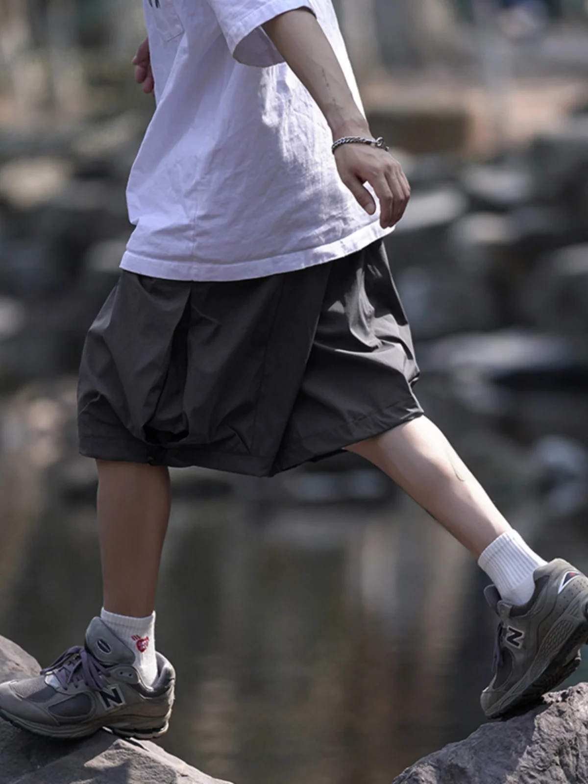 

American Sle Outdoor Workwear orts Men's Summer Five-Quarter Length Mountain Themed Utili Pants with Large kets