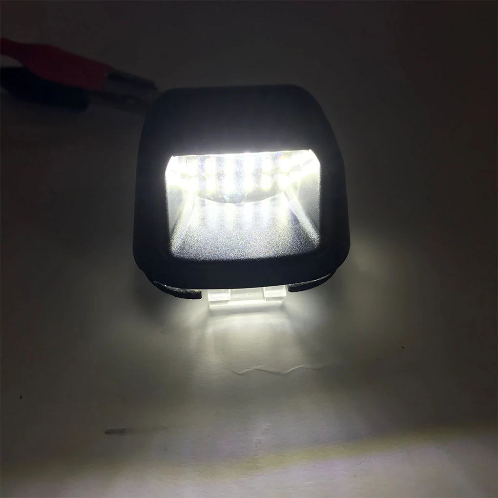 لوحة ترخيص مصباح ليد لنافارا ، ضوء إشارة ، بلاستيك 12 فولت 3 واط ، D40-، الحدود ، نيسان من الولايات المتحدة ، 2