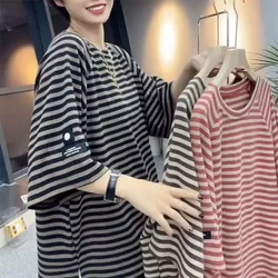 2024 Casual Artistic Fashionable Striped Short Sleeved T-shirt for Women's Summer New Loose Fitting Slimming Flesh Covering Top