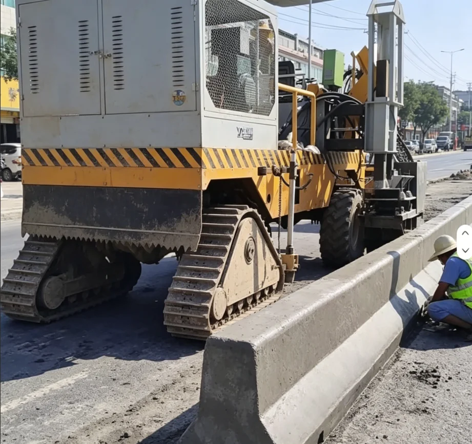 Heavy Duty Curbstone slipform machine Diesel Engine Roadside Curb Slipform Machine Concrete Curb Extruder