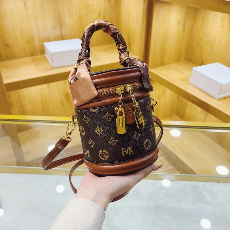 

Texture Portable Bucket Bag For Women Retro Printed Cylinder Shoulder Bag Luxury Purses And Handbags Crossbody Bag Cute Satchel